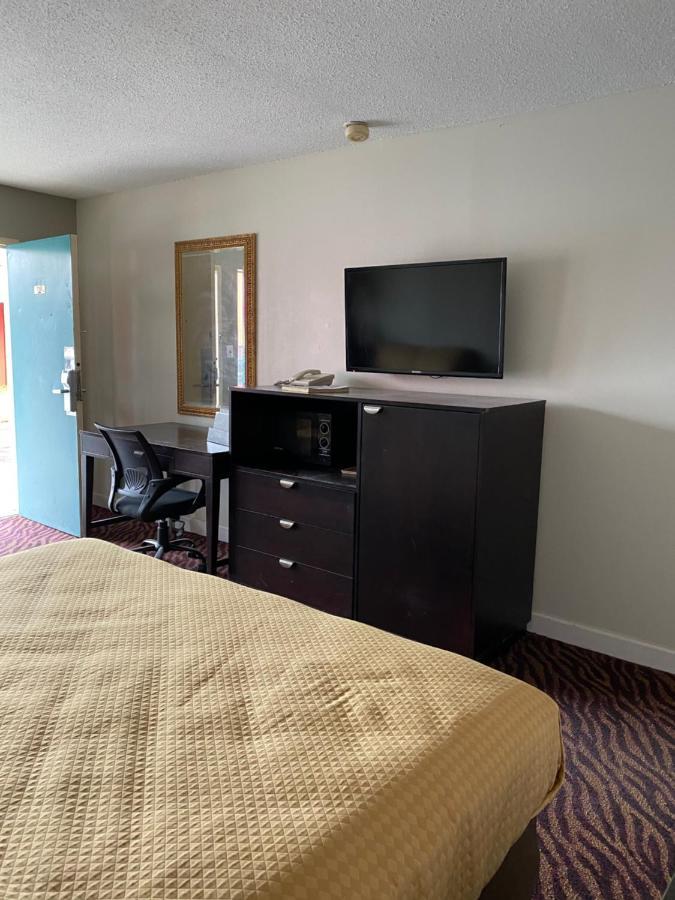 Red Carpet Inn & Suites - แดนวิลล์ ภายนอก รูปภาพ